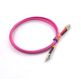 Cavo di toppa di fibra ottica OM4 UPC di rosa misto di LC per la rete di CATV