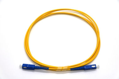 La toppa gialla della fibra del singolo modo cabla 9/125 di lunghezza su misura connettore UPC/dello Sc