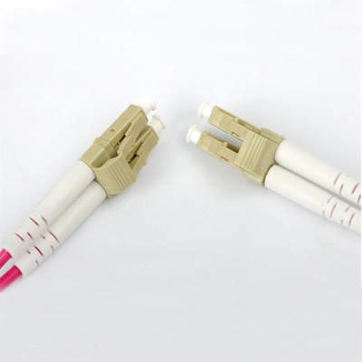 Cavo di toppa porpora della fibra di Jumper Multimode OM4 50/125um