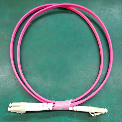 Cavo di toppa porpora della fibra di Jumper Multimode OM4 50/125um