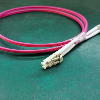 Cavo di toppa porpora della fibra di Jumper Multimode OM4 50/125um