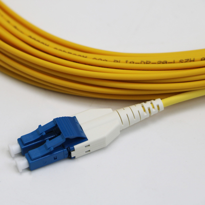 Cavo patch in fibra LC Uniboot Zip Cod monomodale G657.A1 BendInsensitive Duplex 2 mm LSZH a bassa perdita 0,15 dB
