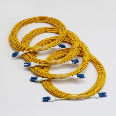 Low Loss LC Uniboot Duplex Singlemode G657.A1 BendInsensitive Duplex 2mm LSZH 0.15dB Cordone di patch in fibra gialla