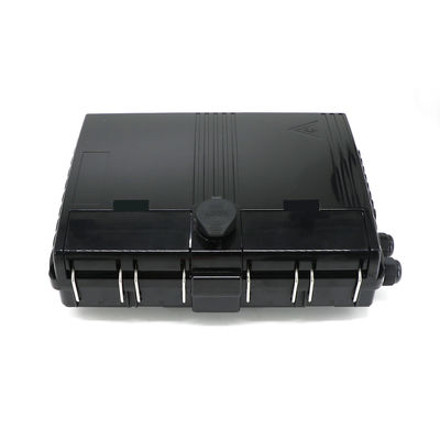 Scatola di distribuzione a fibra ottica fissata al muro