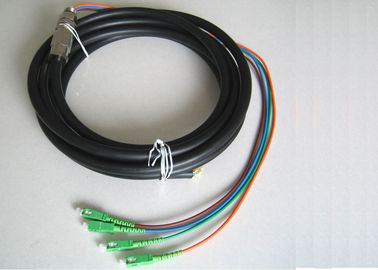 4cores impermeabilizzano la treccia a fibra ottica con i connettori dello Sc UPC, cavo nero