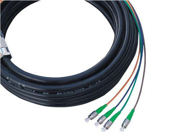 4cores impermeabilizzano la treccia a fibra ottica con i connettori dello Sc UPC, cavo nero