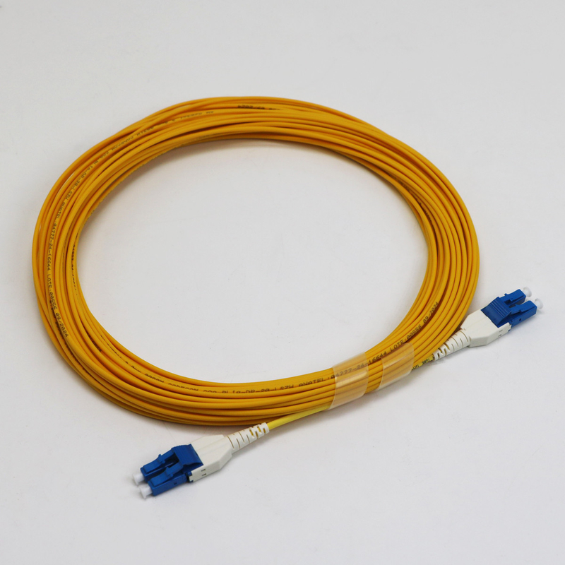 Ponticello in fibra LC Uniboot 1M LC UPC a LC UPC monomodale G657.A1 BendInsensitive 2mm LSZH Cavo patch in fibra a bassa perdita 0,15 dB